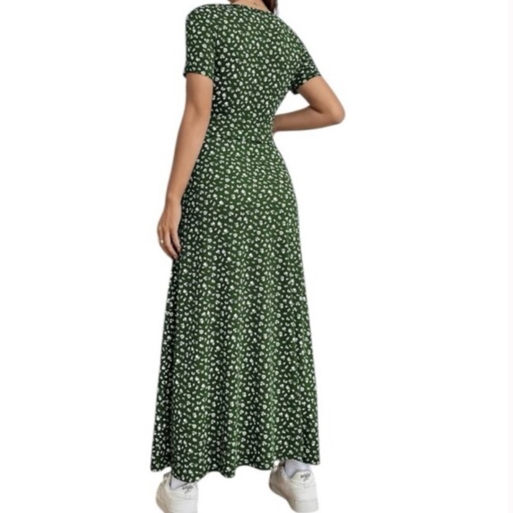 Elegant Green Floral Maxi Dress - Picture 2 of 3